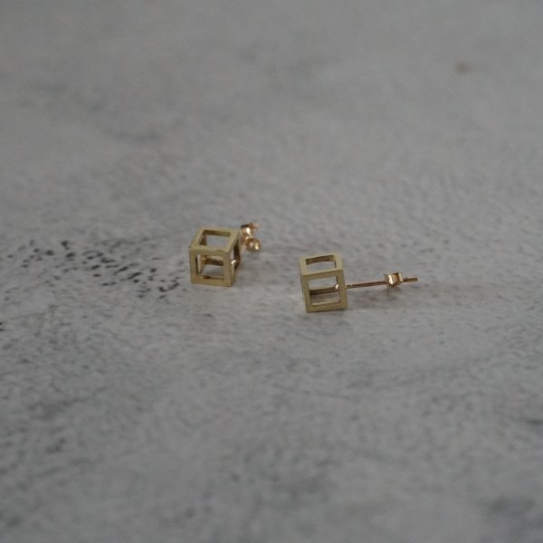 画像8: シンプルピアス Sumi （すみ）真鍮ピアス Brass 14kgf pierce ピアス ポスト (8)